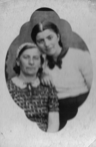 Halina and her mother in Bashkiria
