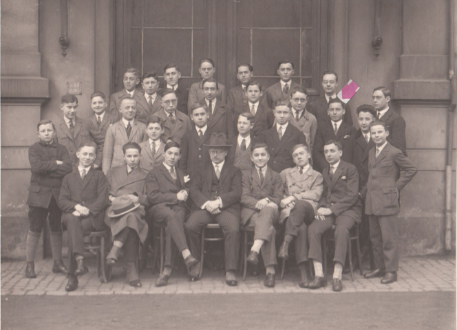 Martin Ansbacher went to work at a wholesaler in Frankfurt 1928circa, formal staff picture
