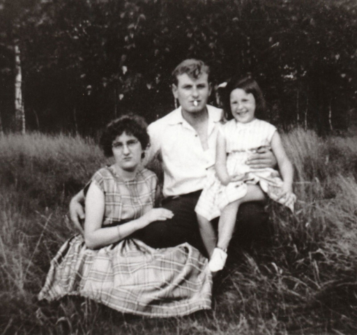 Saskia picnicking with Mama Yvonne and Papa Frans Belgium 1958