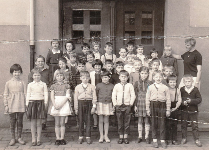 Saskia (second from left, back row) and classmates, Germany 1960